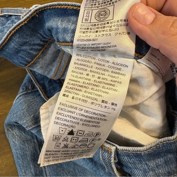 Levi’s Wedgie Straight Leg Jeans Denim Medium Wash Distressed Raw Hem Cropped - Picture 4 of 13